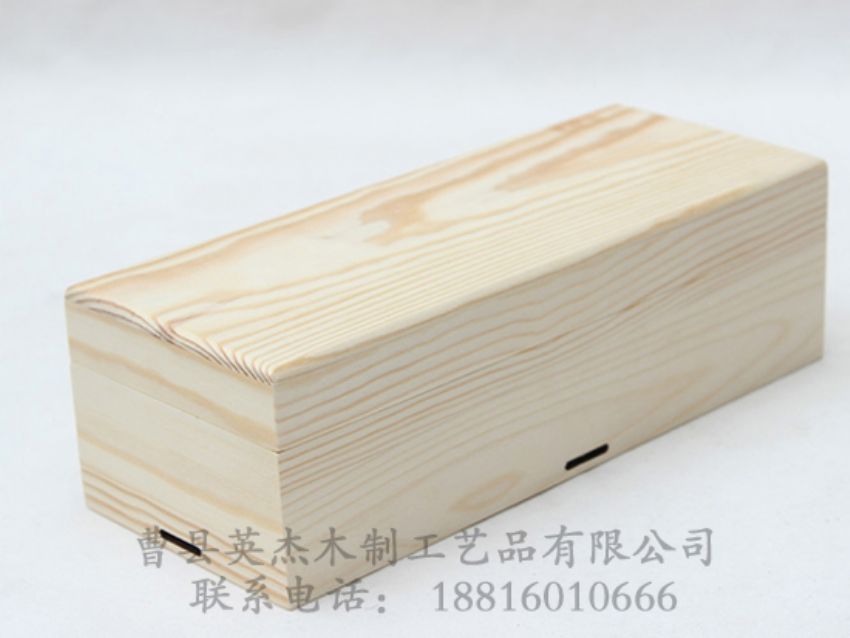 點擊查看詳細信息<br>標題：松木禮品盒可用繩子捆蝴蝶結(jié) 閱讀次數(shù)：1323