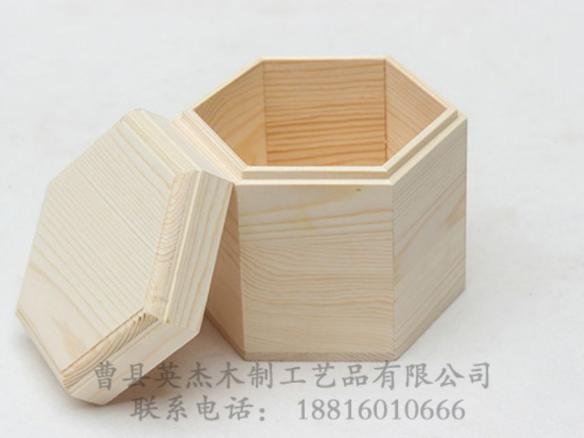 點擊查看詳細信息<br>標題：松木六角木盒 閱讀次數(shù)：1172