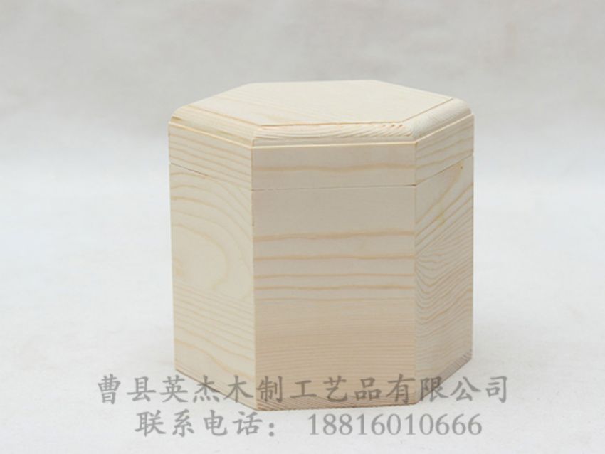 點擊查看詳細信息<br>標題：松木六角木盒 閱讀次數(shù)：1346