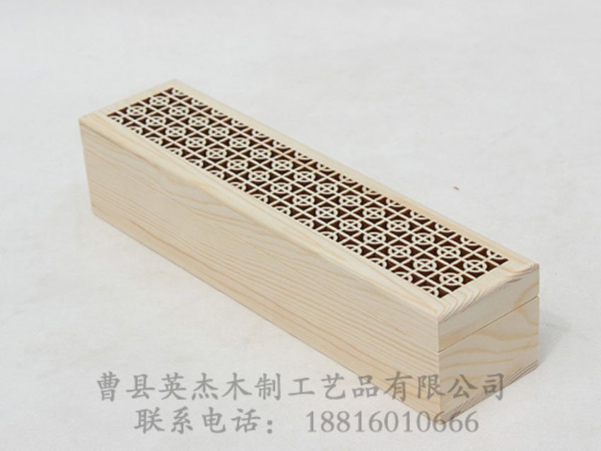 點(diǎn)擊查看詳細(xì)信息<br>標(biāo)題：松木鏤空高檔木盒 閱讀次數(shù)：1776