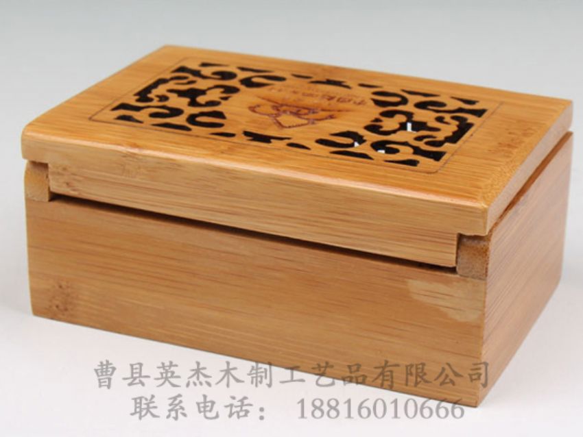 點擊查看詳細信息<br>標題：高檔竹木名片盒 閱讀次數(shù)：1339