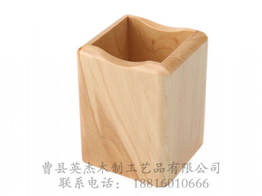 點擊查看詳細信息<br>標題：木制筆筒 閱讀次數(shù)：1446