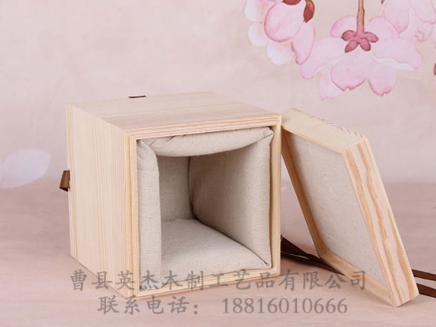 點擊查看詳細信息<br>標題：木制茶葉盒方盒 閱讀次數(shù)：1311