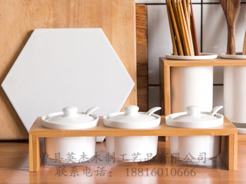 點(diǎn)擊查看詳細(xì)信息<br>標(biāo)題：竹木調(diào)味盒木蓋 閱讀次數(shù)：1772