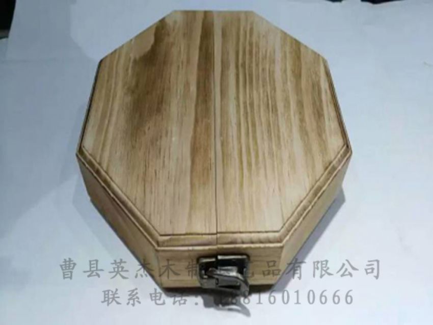 點(diǎn)擊查看詳細(xì)信息<br>標(biāo)題：竹木茶葉盒 閱讀次數(shù)：1258