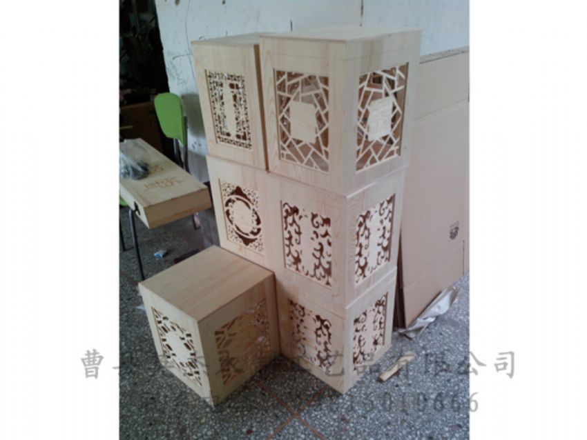 點擊查看詳細信息<br>標(biāo)題：木制白酒盒 閱讀次數(shù)：1598