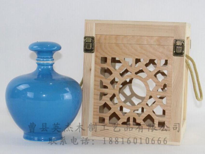 點擊查看詳細信息<br>標(biāo)題：木制白酒盒 閱讀次數(shù)：1543