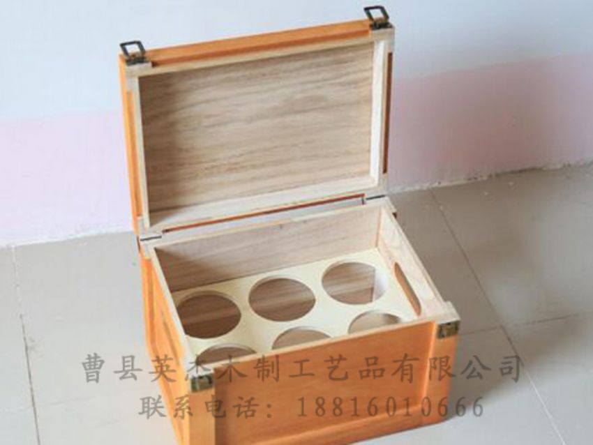 點擊查看詳細信息<br>標(biāo)題：木制白酒盒 閱讀次數(shù)：1546