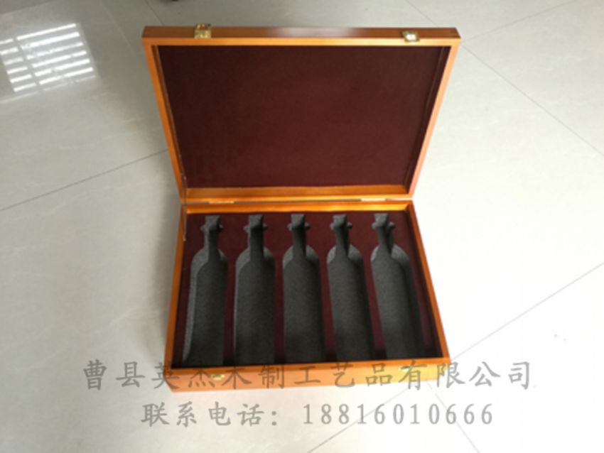 點(diǎn)擊查看詳細(xì)信息<br>標(biāo)題：木制紅酒盒 閱讀次數(shù)：1299