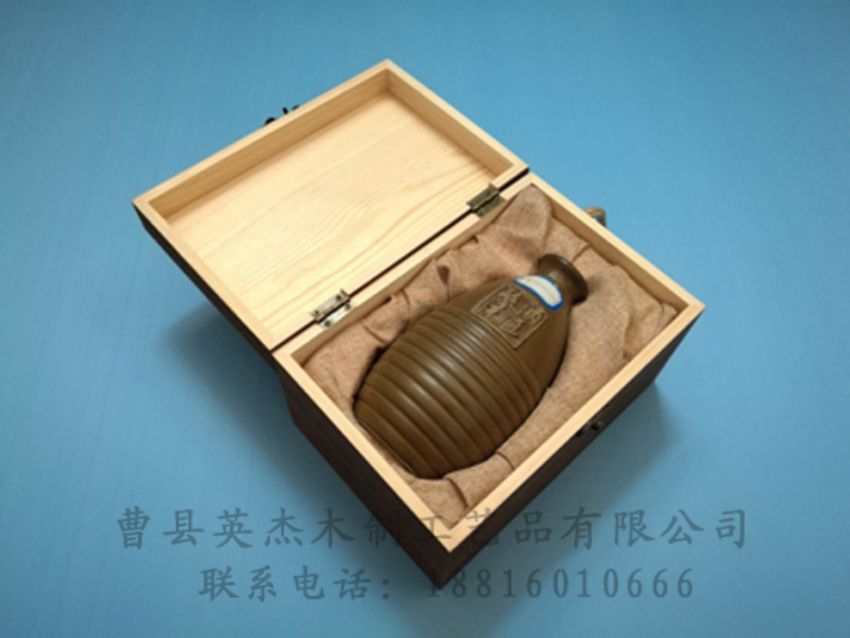 點(diǎn)擊查看詳細(xì)信息<br>標(biāo)題：木制紅酒盒 閱讀次數(shù)：1203