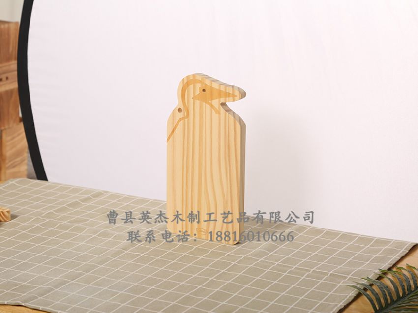 點(diǎn)擊查看詳細(xì)信息<br>標(biāo)題：松木菜板 閱讀次數(shù)：1038